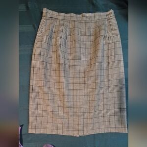Womens Size 8P Skirt Black/White